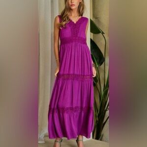 💕💜Plum Lace Tiered V-Neck Maxi Dress💜💕